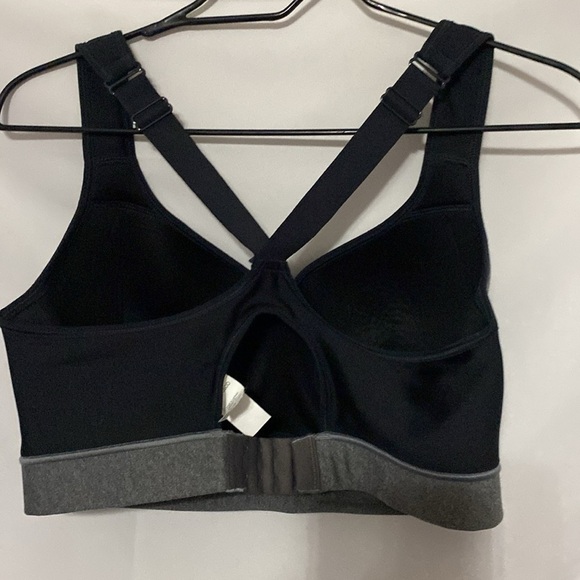 UNDER ARMOUR SPORTS BRA SIZE 36DD ADJUSTABLE CRISS CROSS STAPS BLACK GRAY CLEAN - Picture 10 of 10